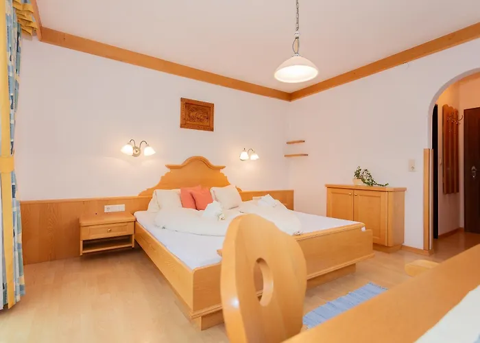 Hanslhof بيت ضيافة كابرون